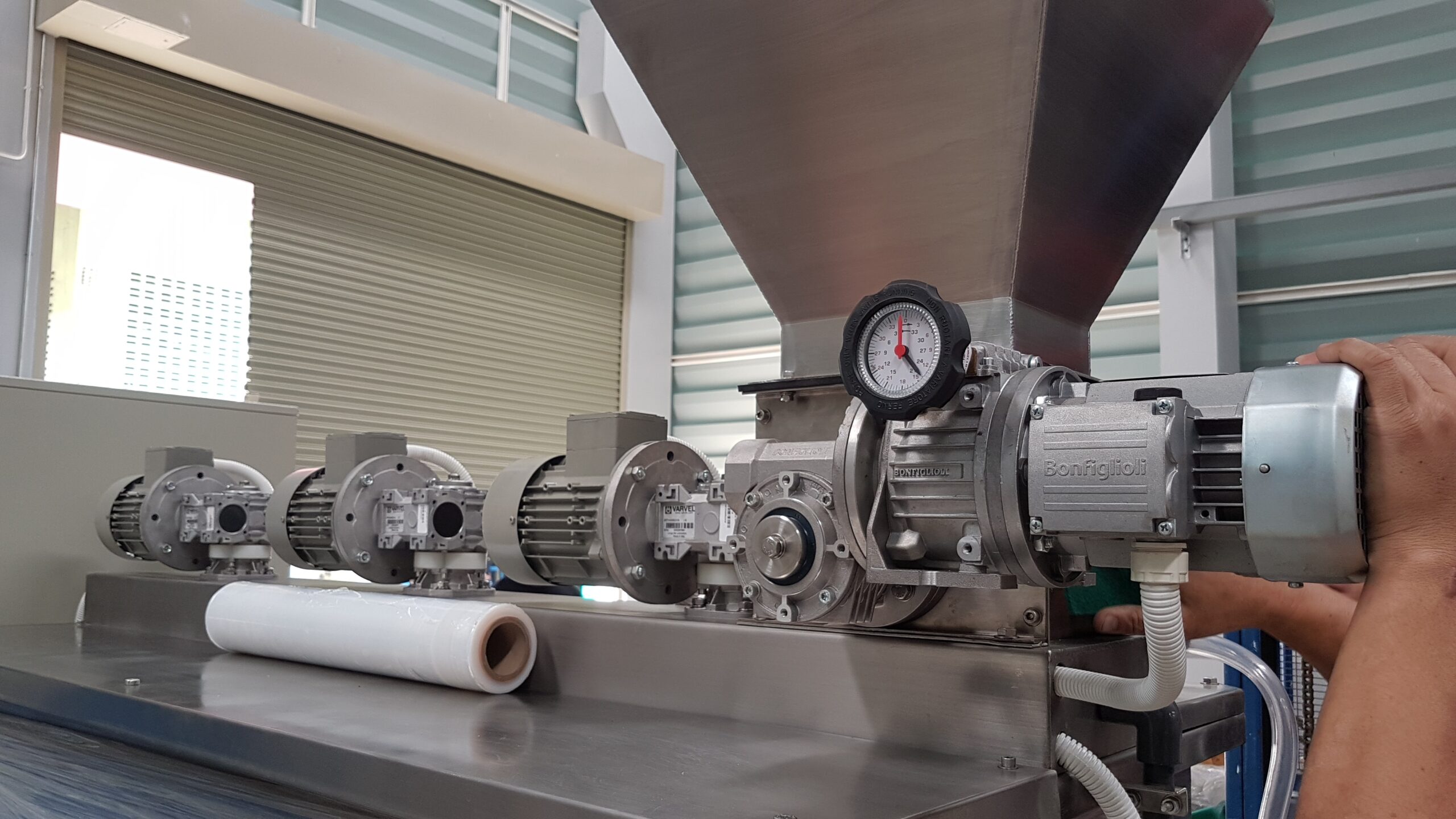 polymer preparation unit (เครื่องเตรียมสารละลายพอลิเมอร์)